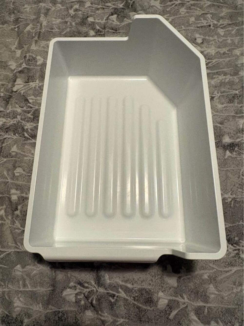 Genuine Frigidaire Refrigerator Ice Maker Ice Cube Bucket Model 240384201